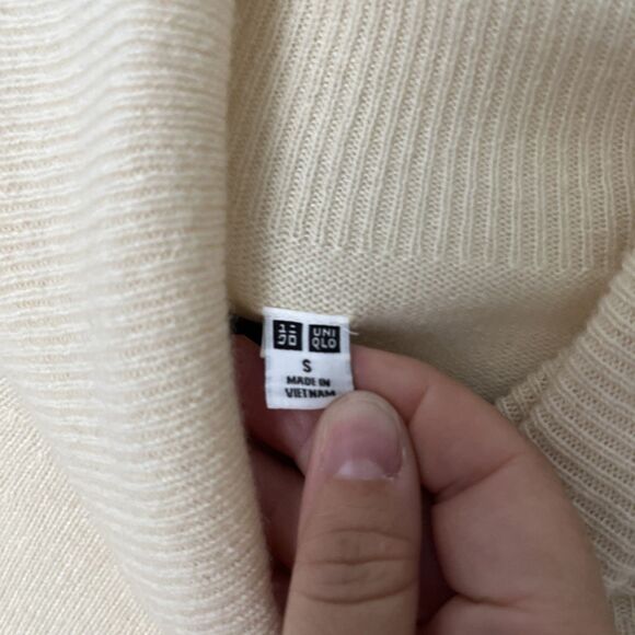 Uniqlo Turtleneck Sweater Womens Small Cashmere Cream Oversized Quiet Luxury - Picture 2 of 7